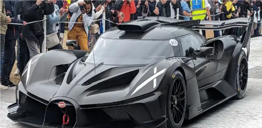 Ultimate Guide to Building the LEGO® Bugatti Bolide Building the LEGO® Bugatti Bolide