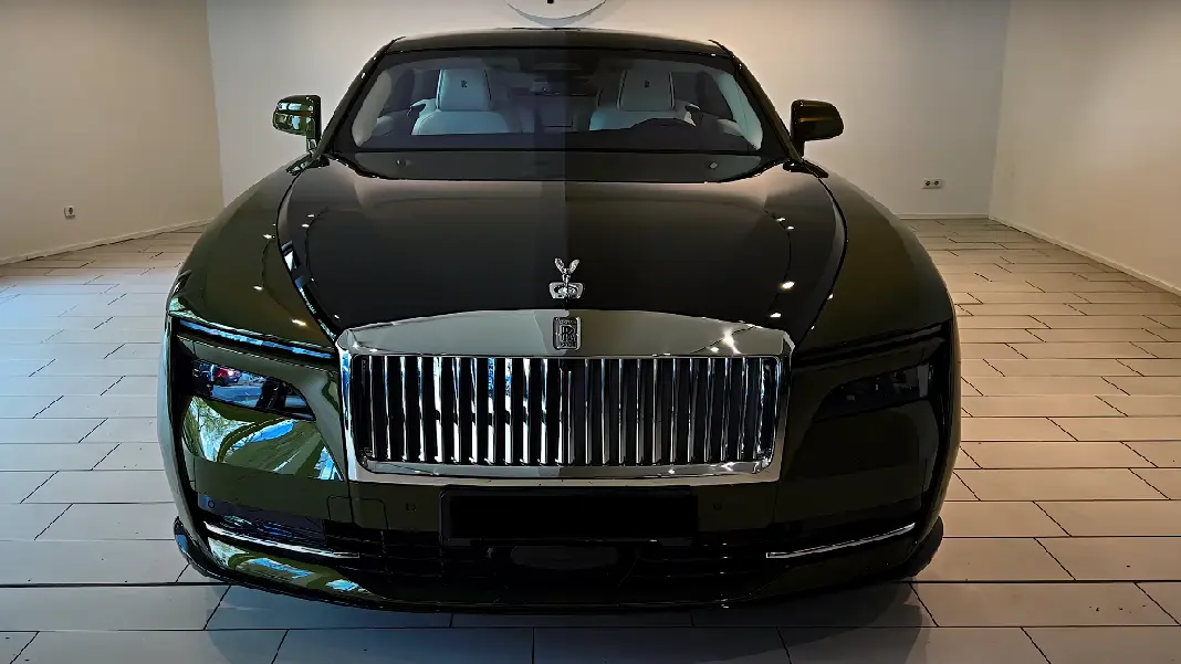 The 2024 Rolls Royce Spectre