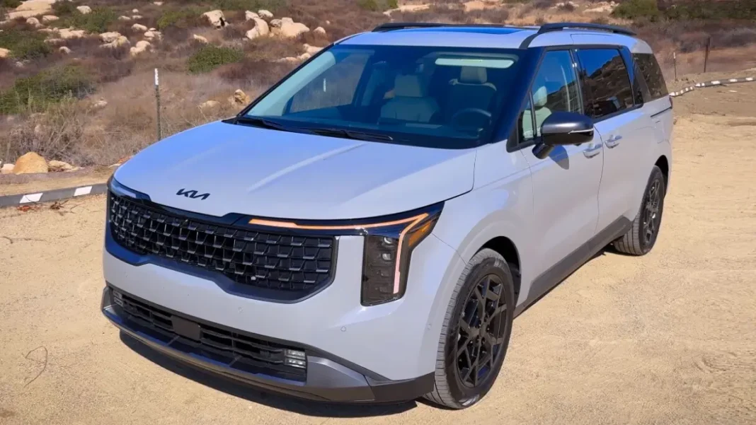 photo of the 2025 Kia Carnival