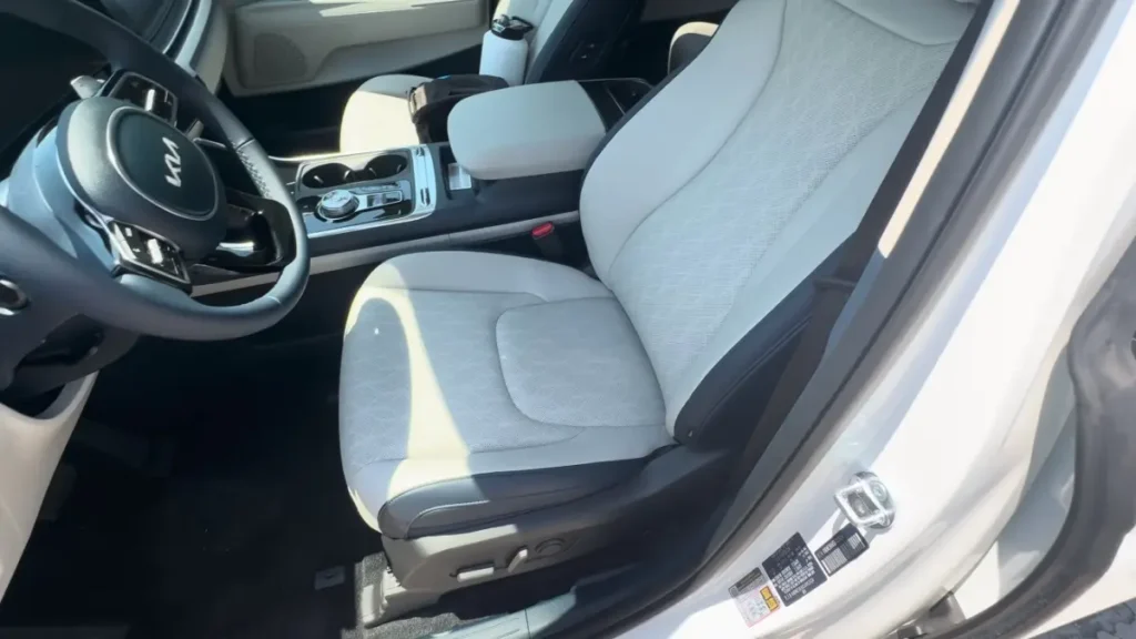 photo 2025 Kia Carnival Interior
