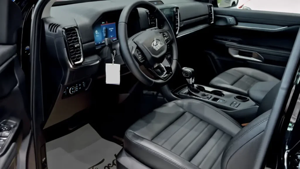 Everest Raptor Interior