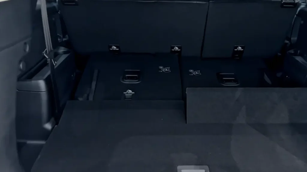 Everest Raptor cargo